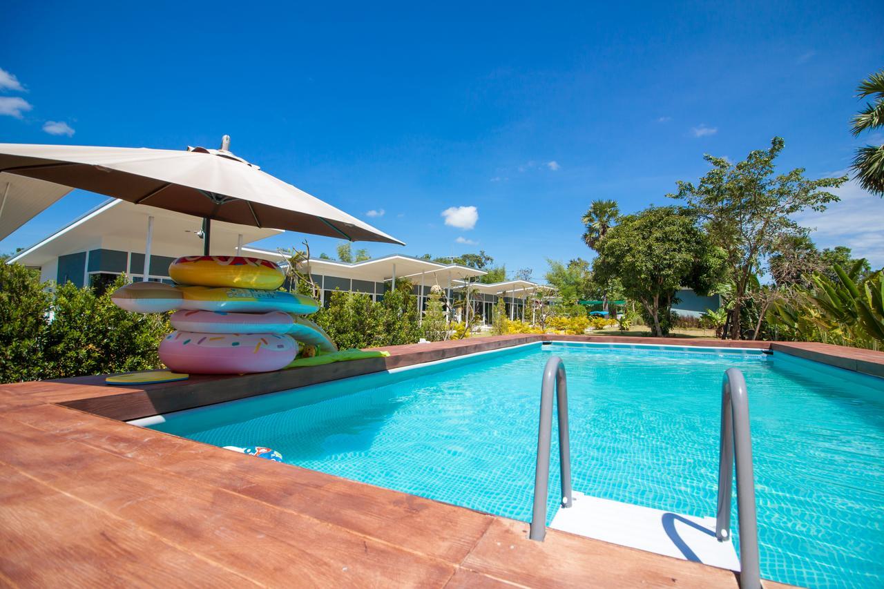 Bluemoon Riverside Phibun Mangsahan Exterior photo